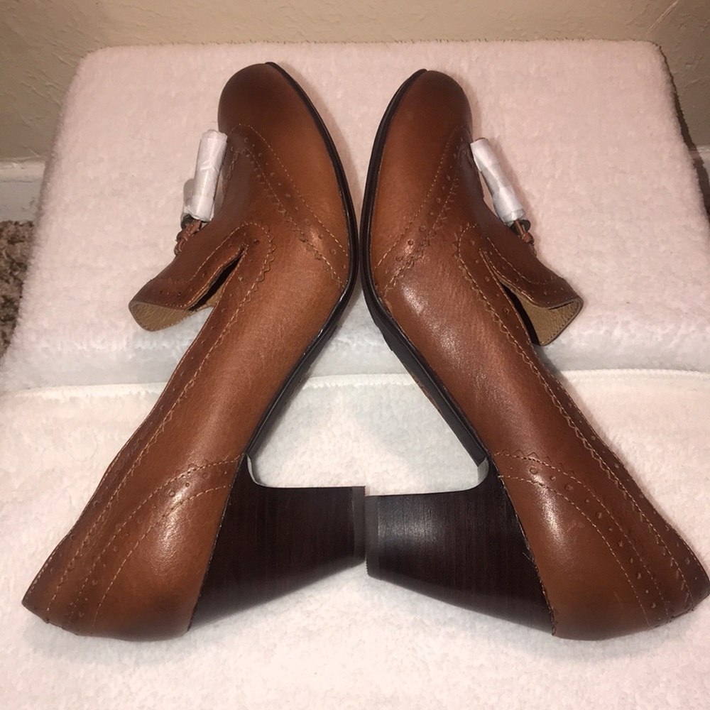 Sofft Wingtip With Tassels Designed Leather Upper… - image 7